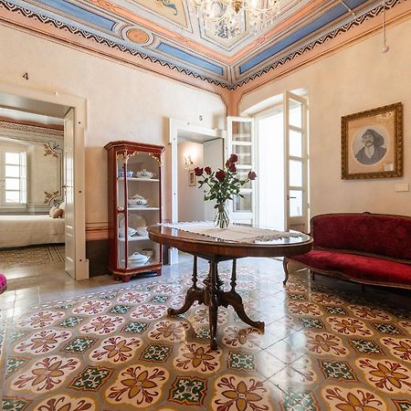 Palazzo Cherchi ดอร์กาลี ภายนอก รูปภาพ