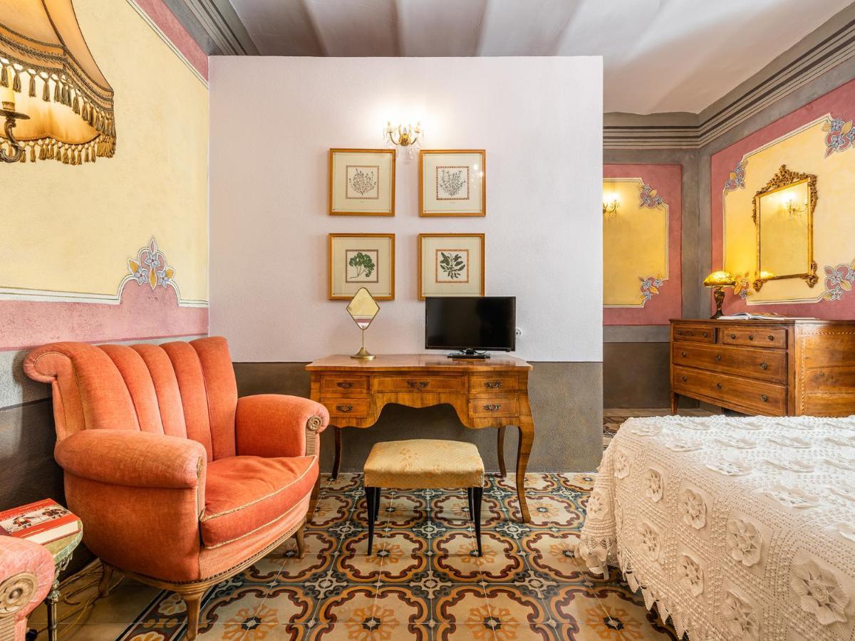 Palazzo Cherchi ดอร์กาลี ภายนอก รูปภาพ