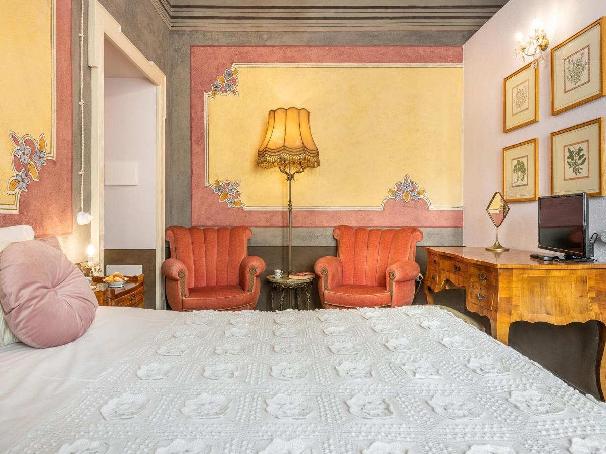 Palazzo Cherchi ดอร์กาลี ภายนอก รูปภาพ