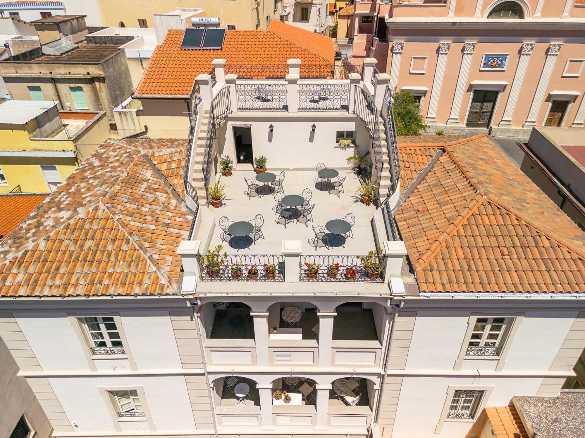 Palazzo Cherchi ดอร์กาลี ภายนอก รูปภาพ