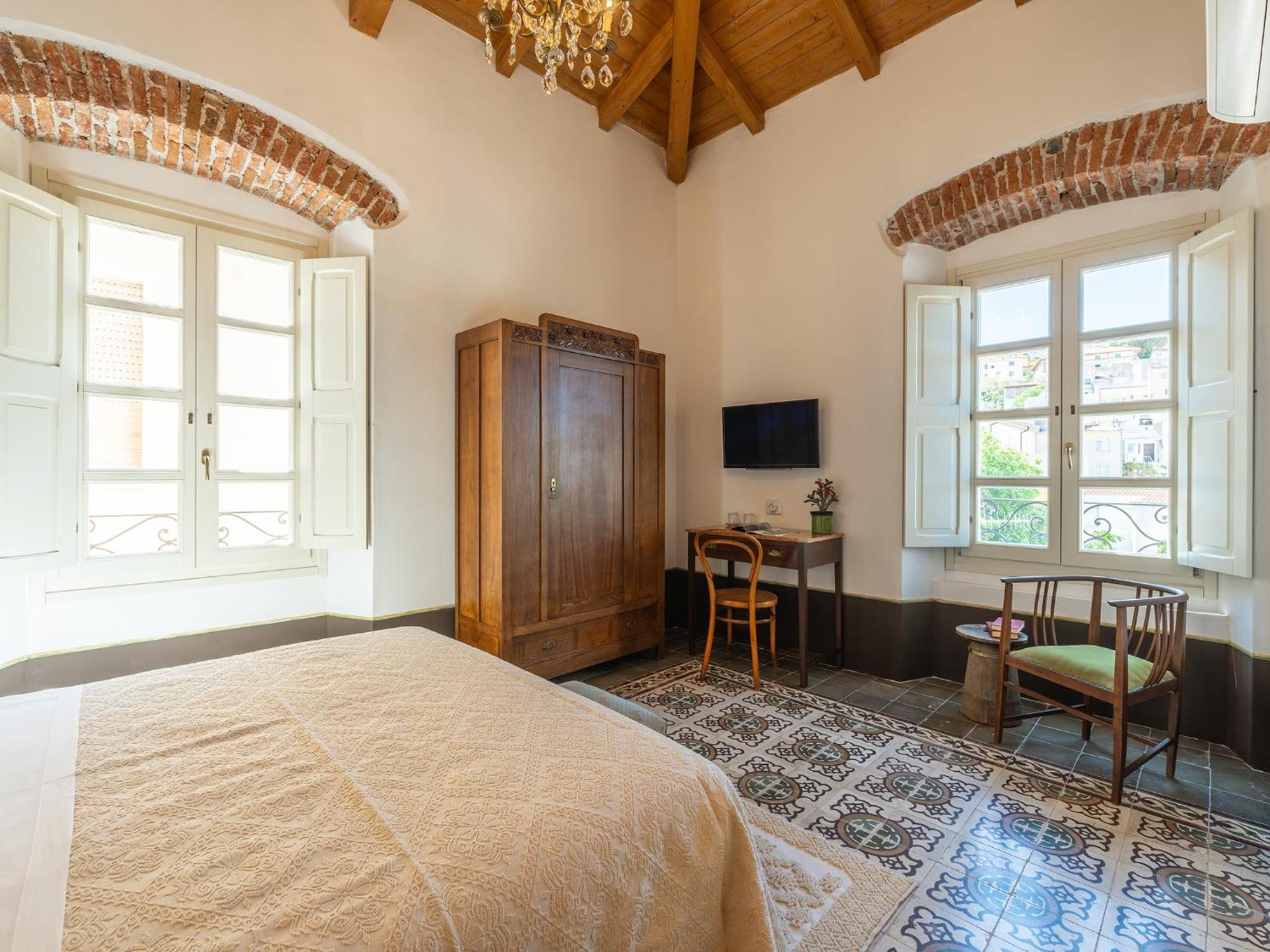 Palazzo Cherchi ดอร์กาลี ภายนอก รูปภาพ
